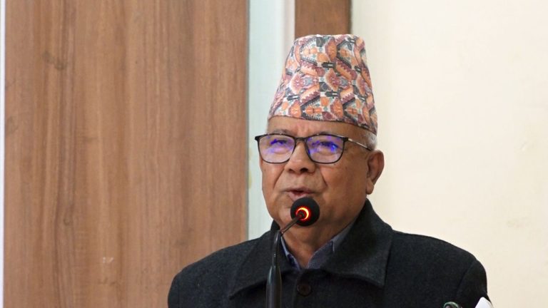 माधव नेपालको आरोपः सरकार दलाल पुँजीपति र विचौलियालाई पक्ष पोषण गर्नेगरी अघि बढेको छ