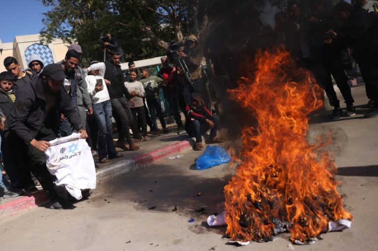FED PLESTSTSSISS Gaza फर्कने रिस पेललेस्तिनीहरूले जलाउने