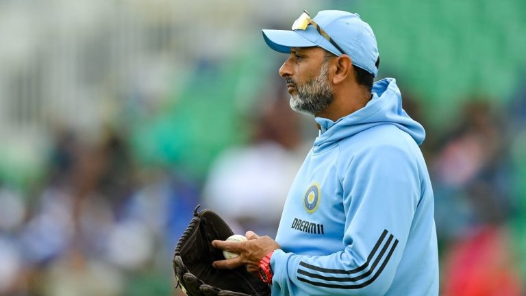 सीताशेसुको को गते ए England ्ग्ल्यान्ड टर्मिट कोचको कोच को एक Weating को कोच को लागी