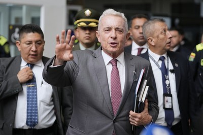 Uribe Debiss Rineucks र ऐतिहासिक परीक्षण मा tamppinging शुल्क