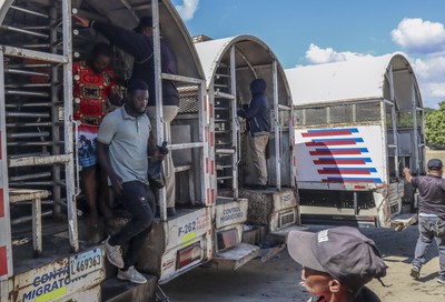 Haitian आप्रवासीहरु को रूप मा दुर्व्यवहार को अवशोषण कथाहरु को रूप मा दुर्व्यवहार को रूप मा आक्रमण