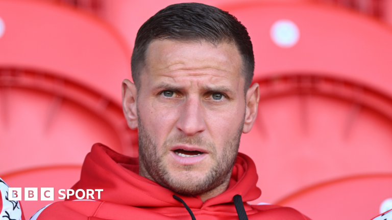 FALLE: बिली शार्प लक्षितहरू भन्दा बढि 400 भन्दा बढि खेल्दै