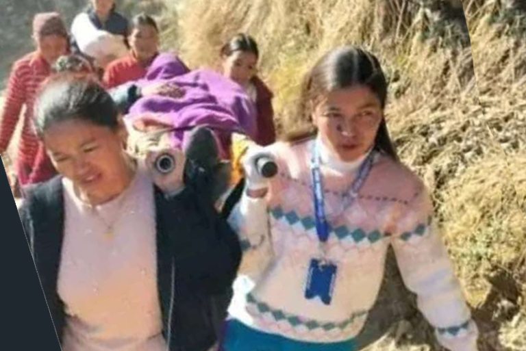 बाटोमै बच्चा पाएकी महिलाको उद्धार « News of Nepal