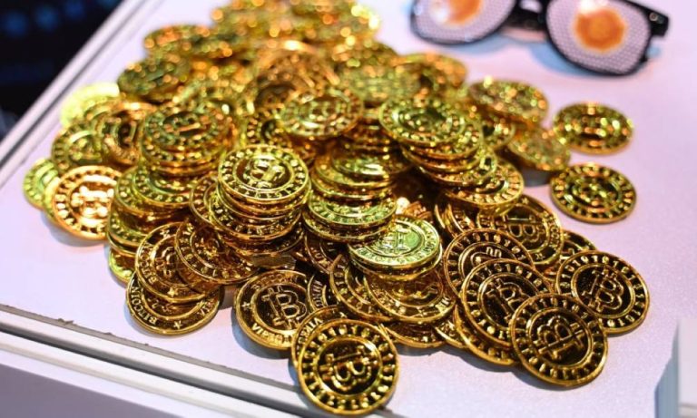 बिटकोइनले 20% लाई नयाँ रणनीतिक रिजर्वमा संकेत गरेपछि घट्छ