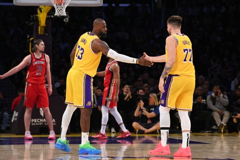 लेबोन स्कोर NBA ईतिहासमा 0000,000 क्यारियर पोइन्ट्स, कर्नीले योद्धालाई स्पार्टर दिन्छ