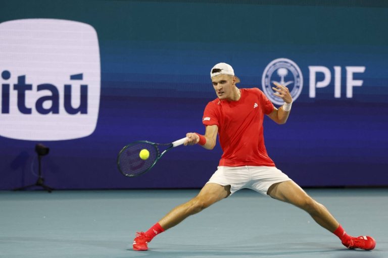 किशोर किशोरी jokub manneik मा miami खुला फाइनलमा नोवाक djokovic