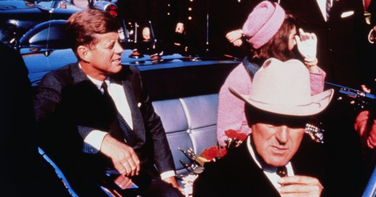 ट्रम्प भन्छन् उसले मंगलबार JFK फाईलहरूको 500,000 पृष्ठहरू जारी गर्ने छ डोनाल्ड ट्रम्प समाचारहरू