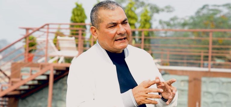 दुर्गा प्रसाईंसँगै अंगरक्षक दीपक खड्का पनि पक्राउ: नेपाल प्रहरी