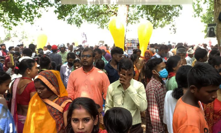 फूलबारी मेलामा भक्तजनको घुइँचो – हाम्रो देश