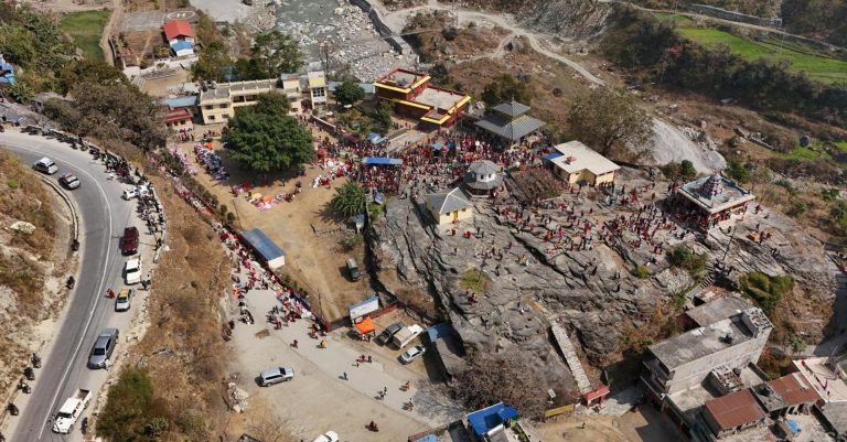 गलेश्वर मन्दिरको भेटीबाट सौन्दर्यकरण योजनालाई सहयोग