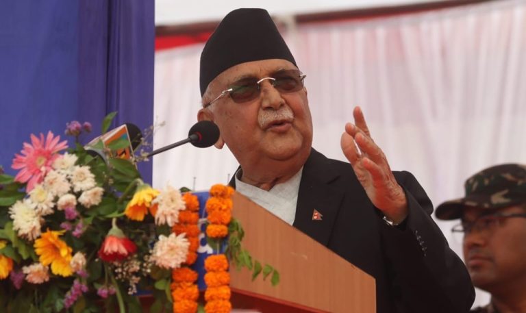 चितवनबाट दाहाललाई प्रधानमन्त्रीको जवाफ: सरकार स्थिर छ, स्थायित्व स्थापित हुन्छ