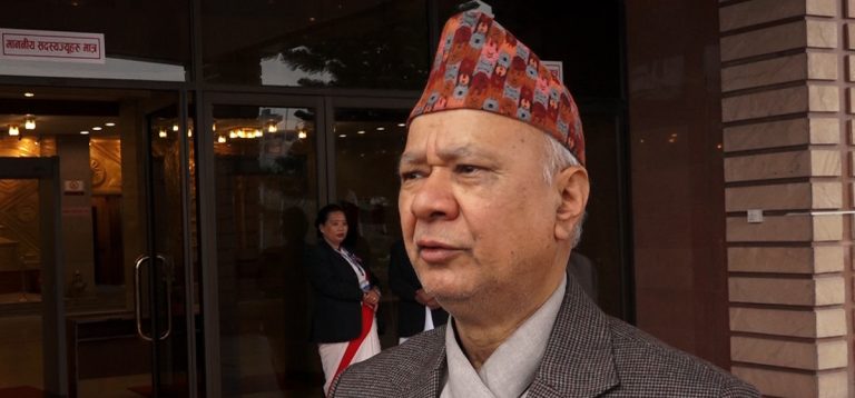 सरकारको हात नबाधौं, निजामती विधेयक पारित गरौं : रघुजी पन्त
