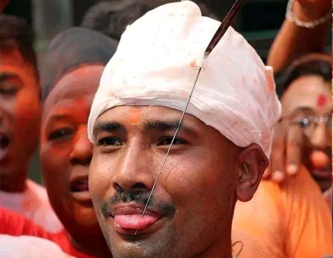 वैशाख २ गते बोडेका सुजनले तेस्रोपटक जिब्रो छेडेर जात्रा चलाउने