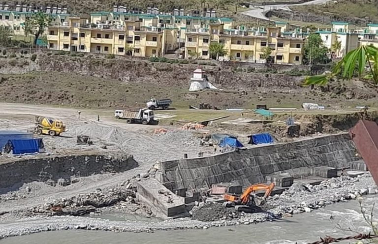 भारतले नेपाली भूमिमा तटबन्ध निर्माण गर्दा दार्चुलामा विरोध