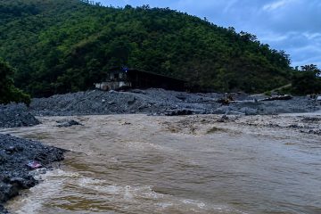 नावाखोलाको बहाव बढ्दा तमोर–कोरिडोर सडक पूर्ण रूपमा अवरुद्ध RD Creation