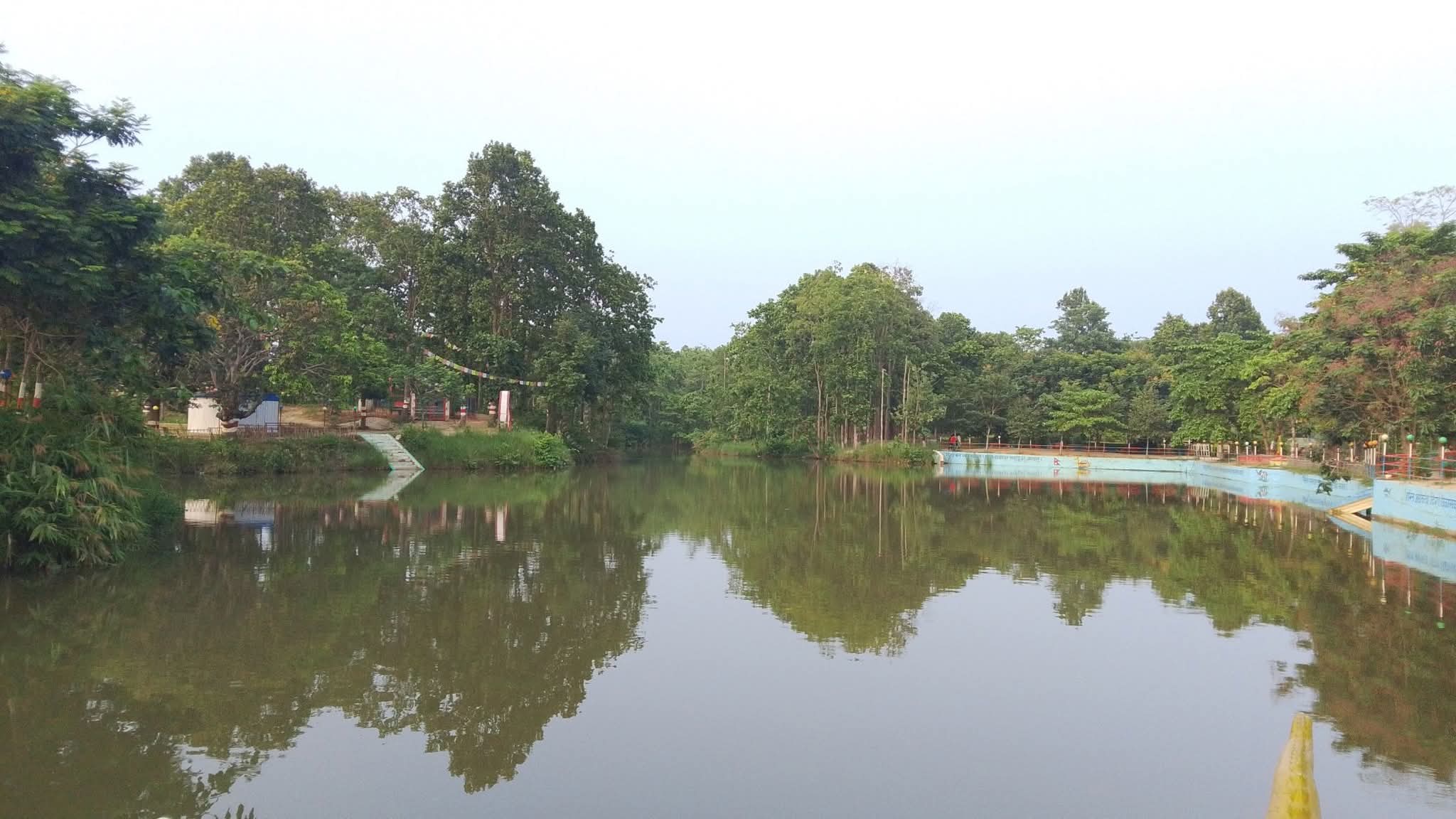 आदिवासी जनजातिले संरक्षण गरेको वन बन्यो पर्यापर्यटनको नमुना, हात्तीदह सिमसारमा दैनिक हजारौँ पर्यटक, स्थानीयलाई रोजगारी र वार्षिक ५० लाखसम्म आम्दनी 